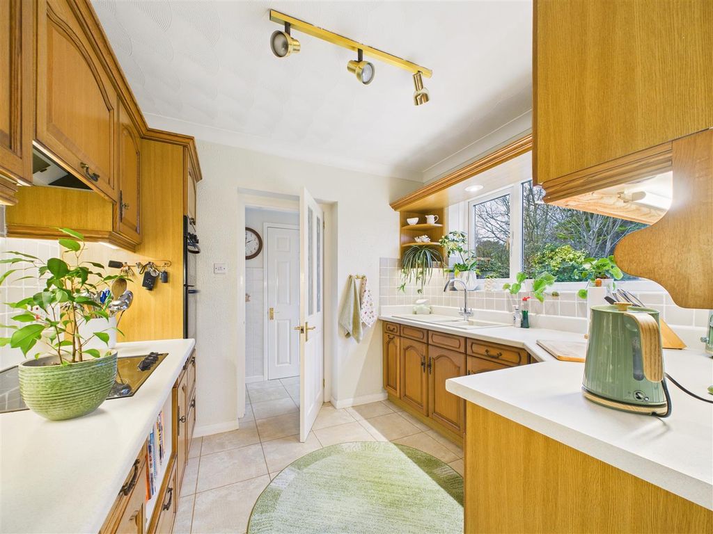 Property photo 2 of 20 Cam03303G0-Pr0297-Still017.Jpg