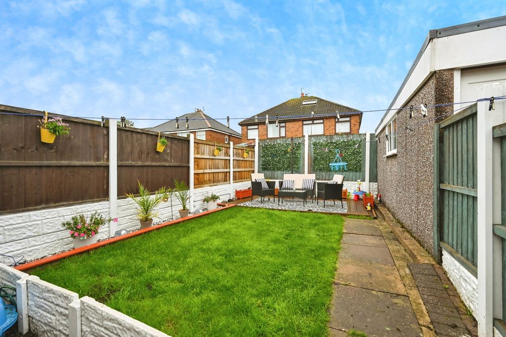 Property photo 2 of 17 Photo