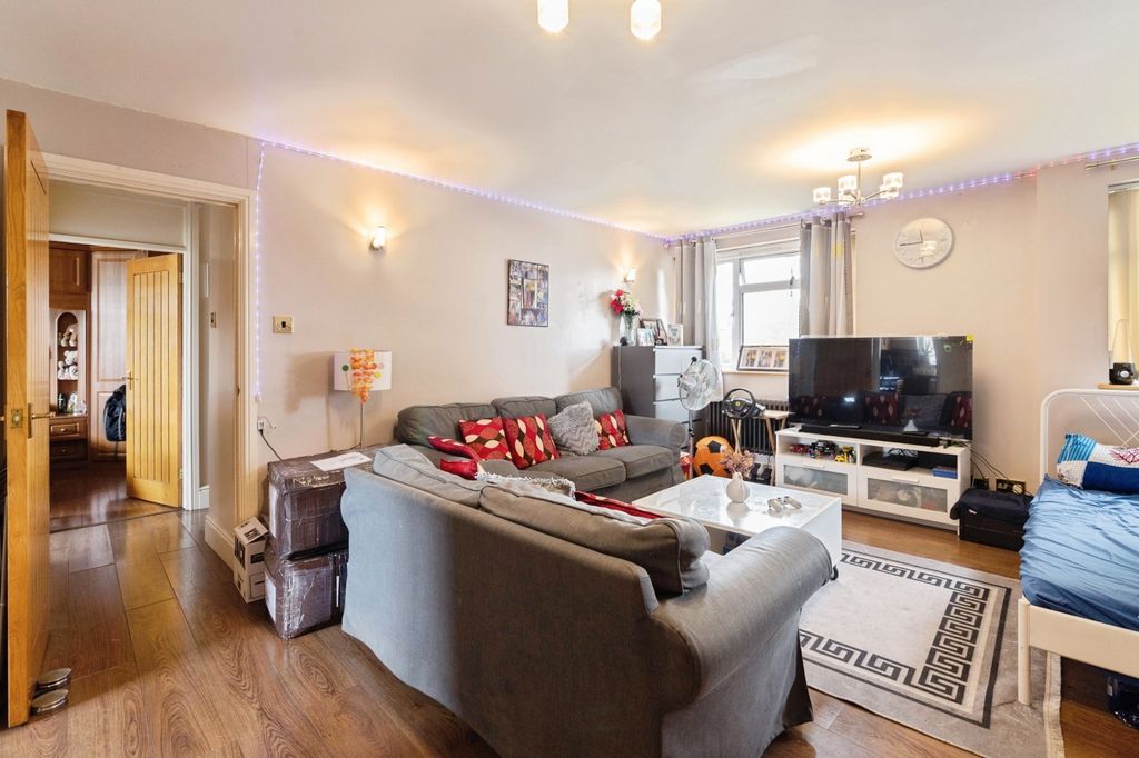 Property photo 3 of 14 Pbox-Img.Jpg