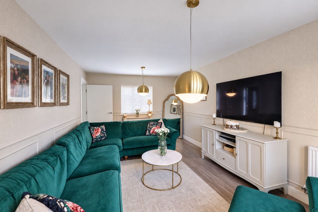 Property photo 3 of 16 Ab4B7A5C-00Fe-441F-A08D-5160F5B42Ecb
