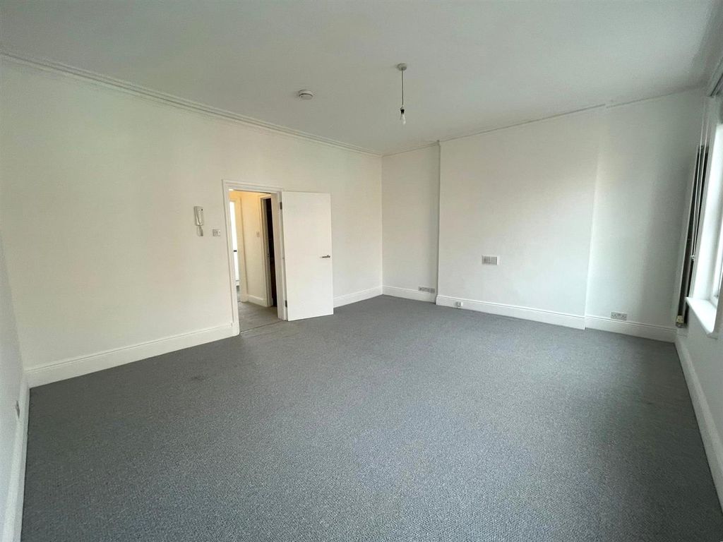 Property photo 2 of 6 Whatsapp Image 2025-07-25 At 11.45.39.Jpeg