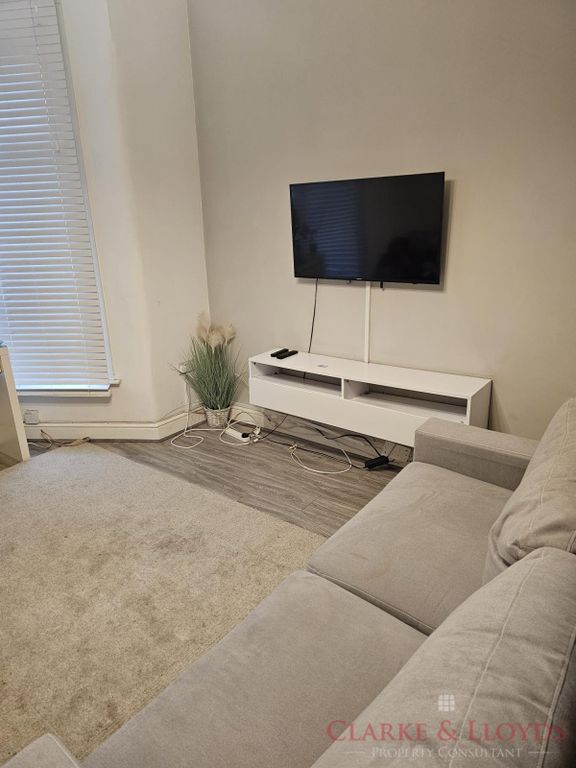 Property photo 1 of 20 Beautiful 1 Bed Ground Floor In Ilford Ig1