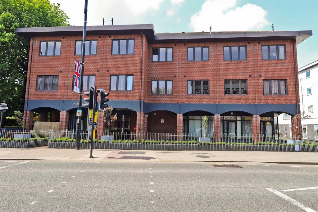 Property photo 1 of 10 External