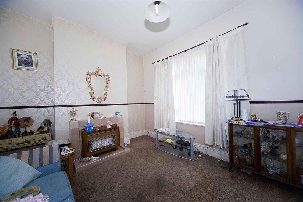 Property photo 2 of 21