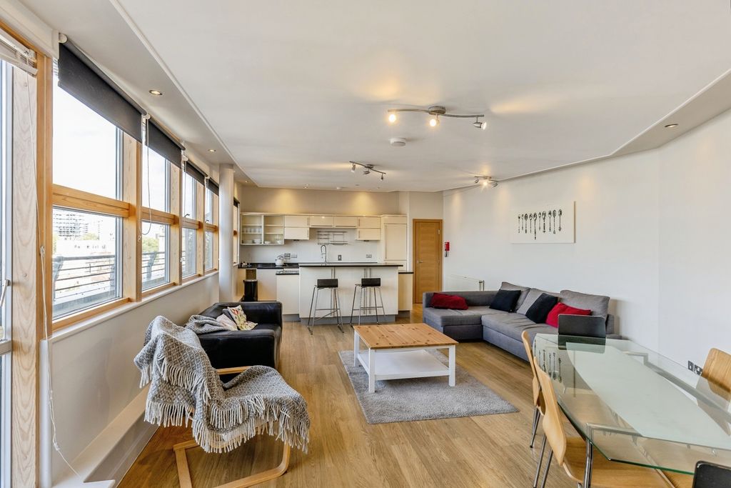 Property photo 2 of 17 Pbox-Img.Jpg