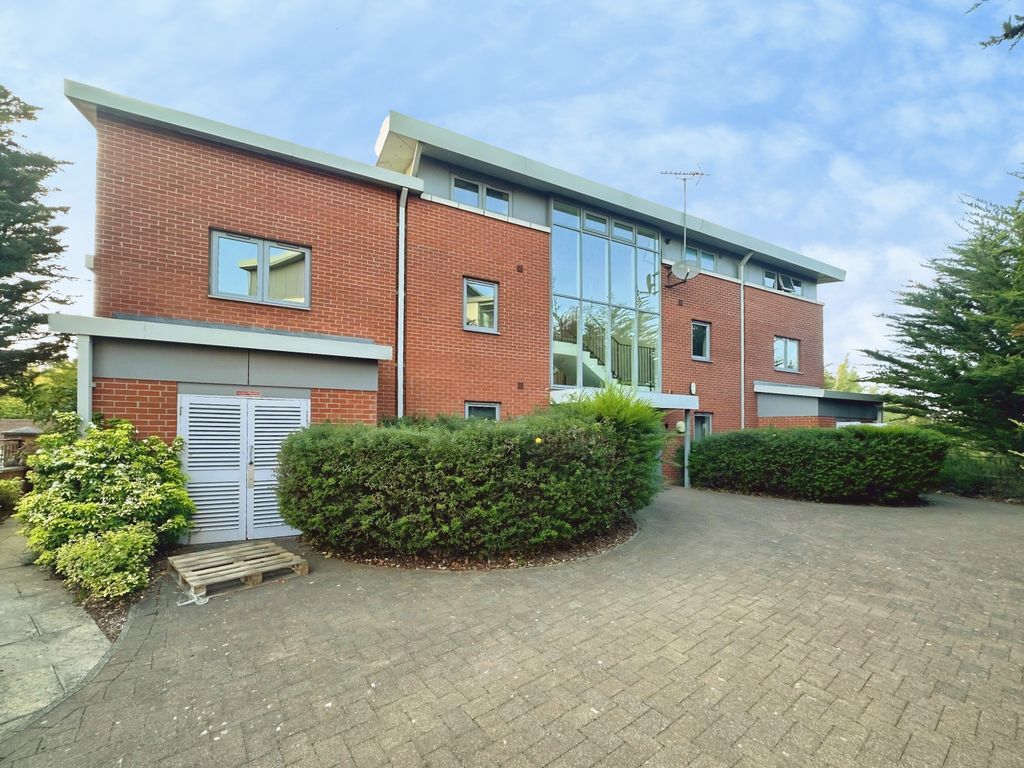 Property photo 1 of 8