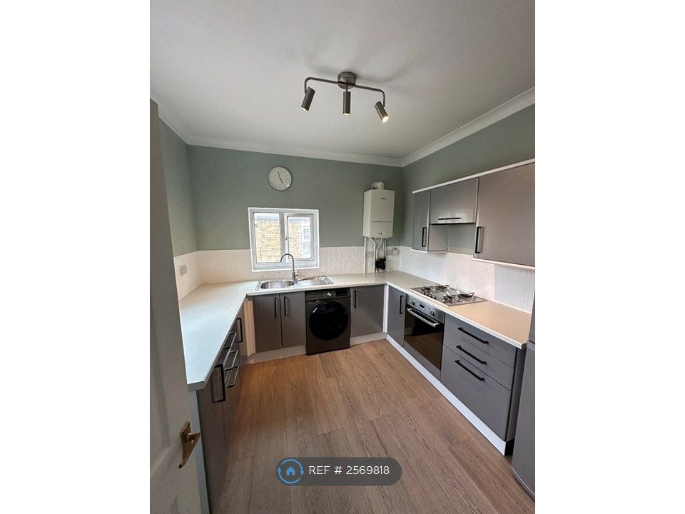 Property photo 2 of 9 Kitchen