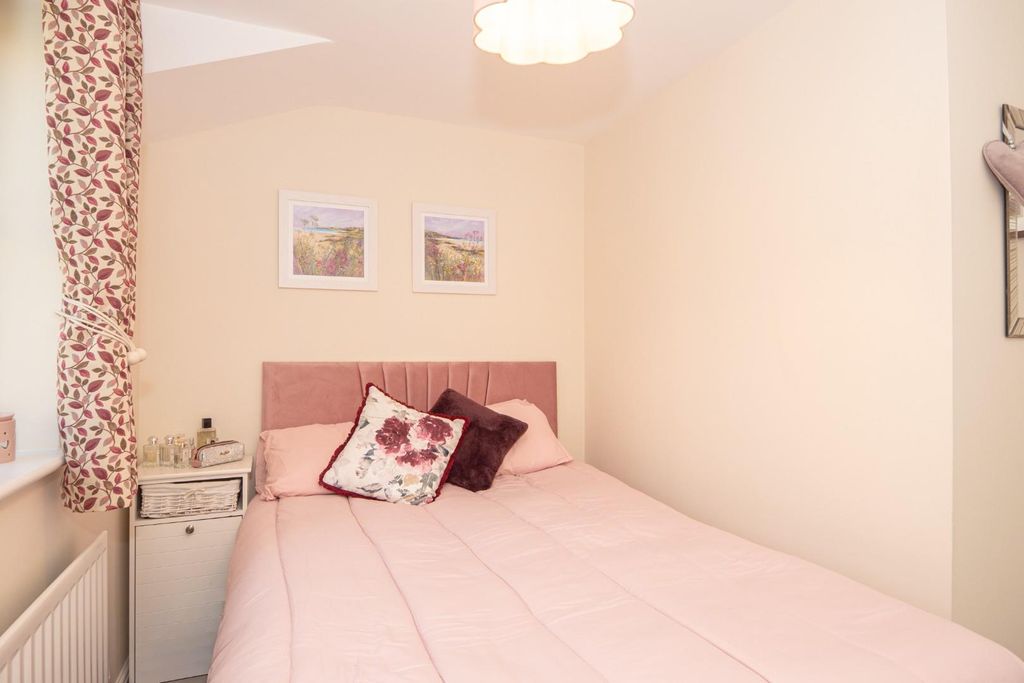 Additional image 10 of 2 bed flat for saleBritannia Mews, Hough Side Road, Pudsey LS28