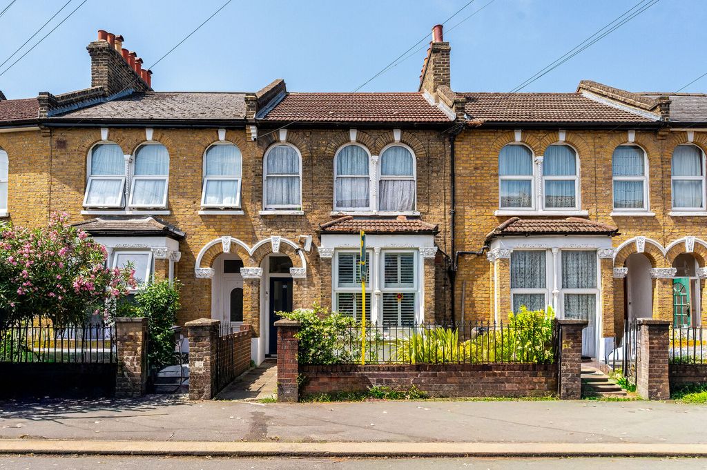 Property photo 1 of 8