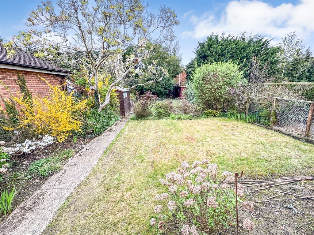 Property photo 2 of 12 Picture No. 11