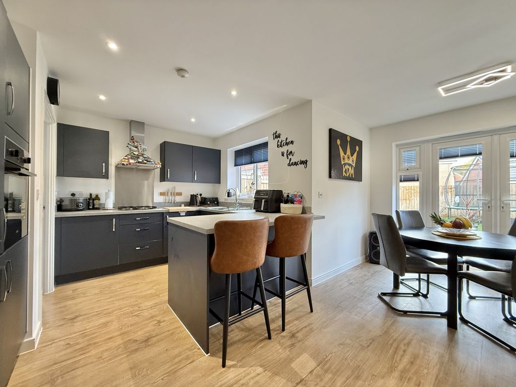 Property photo 2 of 25 Photo 15