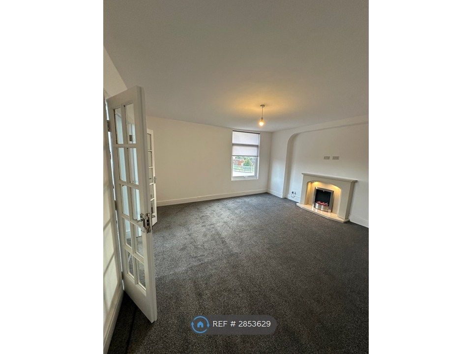 Property photo 2 of 15 Lounge