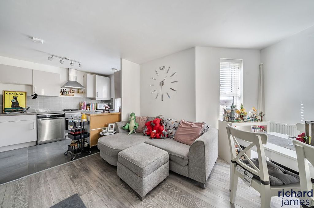 Additional image 4 of 2 bed flat for saleTruscott Avenue, Redhouse, Swindon SN25