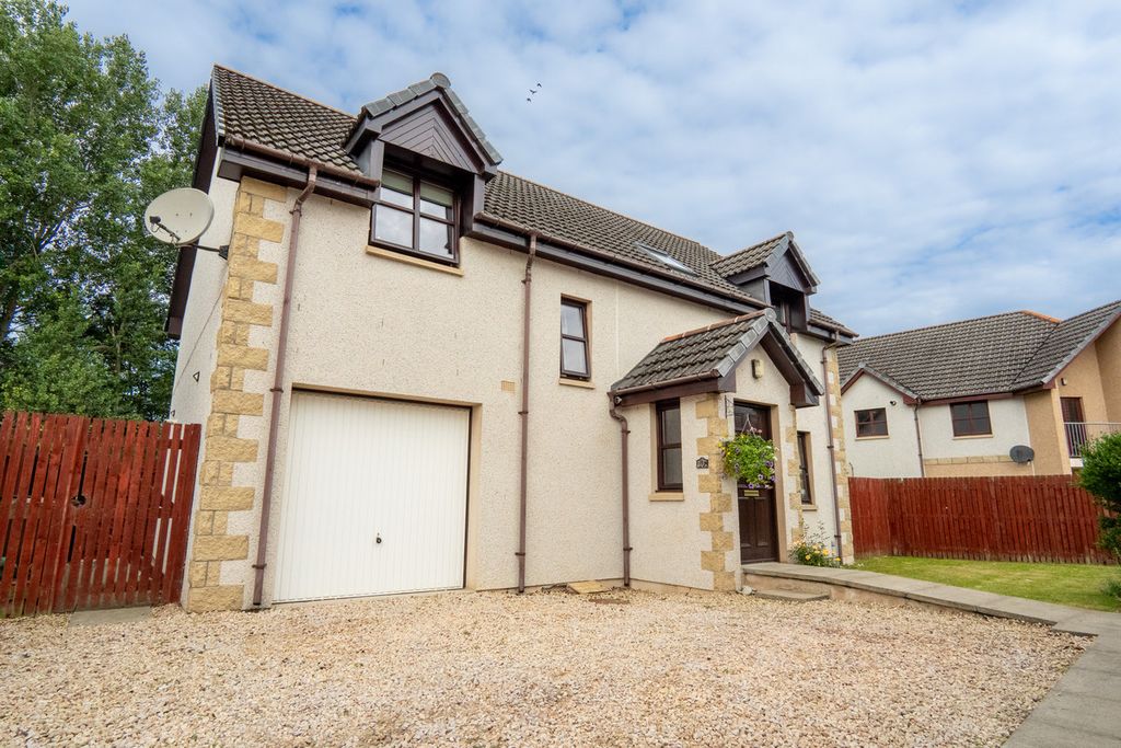 Property photo 1 of 32