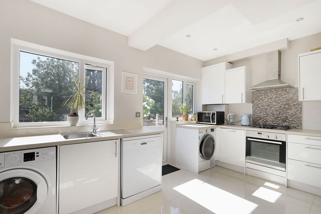 Property photo 2 of 27 Photo 14