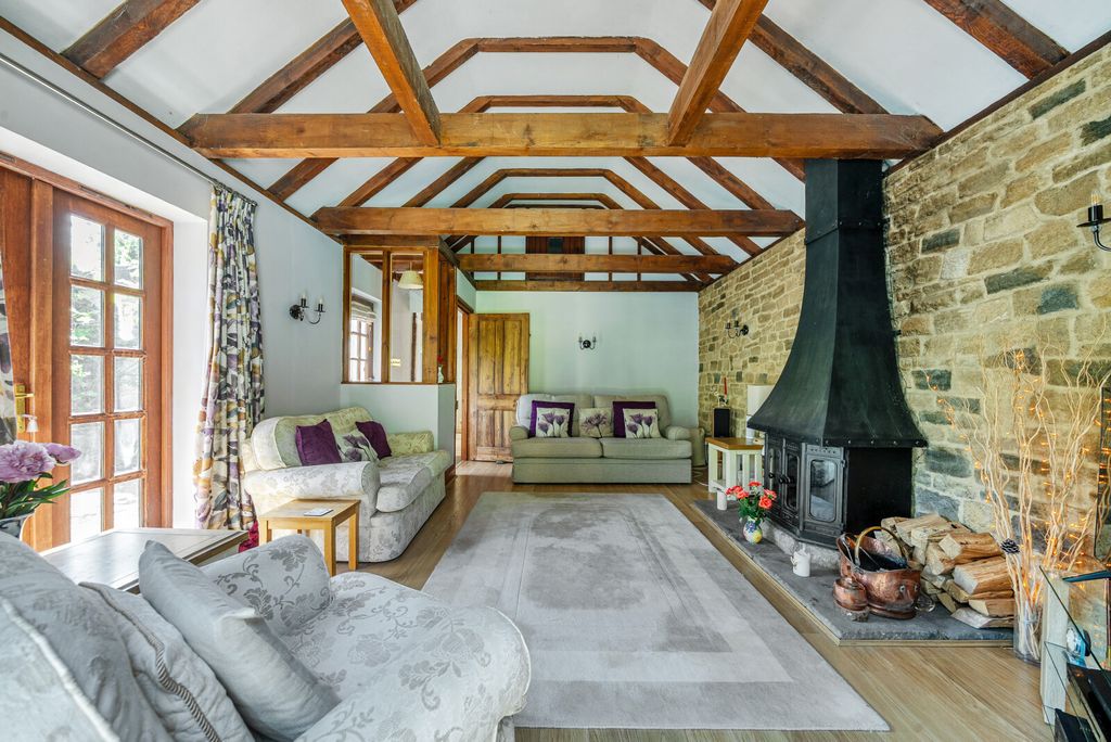 Property photo 2 of 23 1311540-26-6852A8...