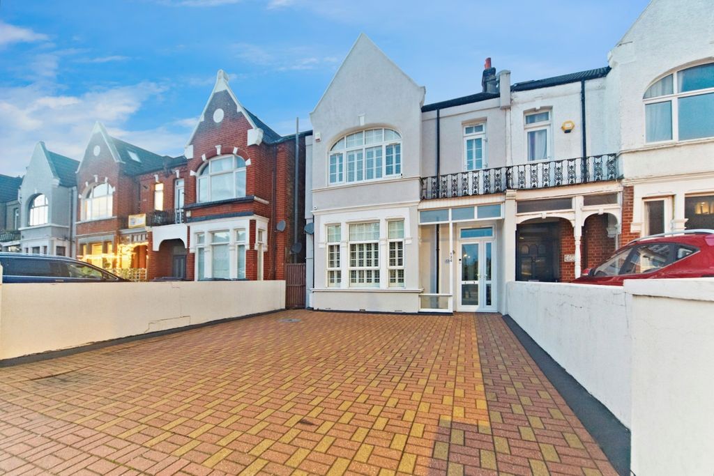 Property photo 1 of 17 Photo