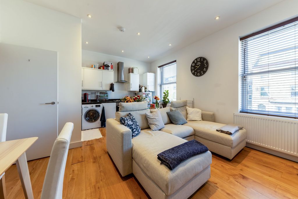 Property photo 3 of 9