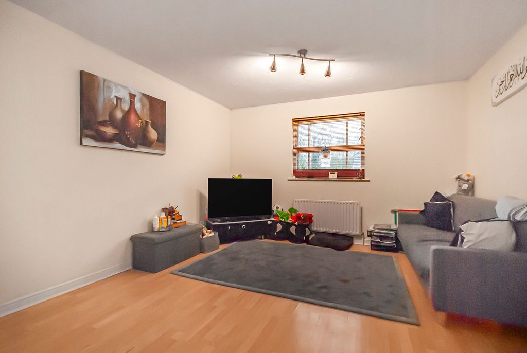 Property photo 3 of 11