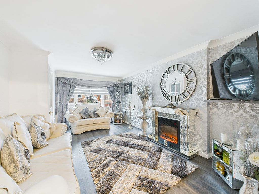 Property photo 3 of 27