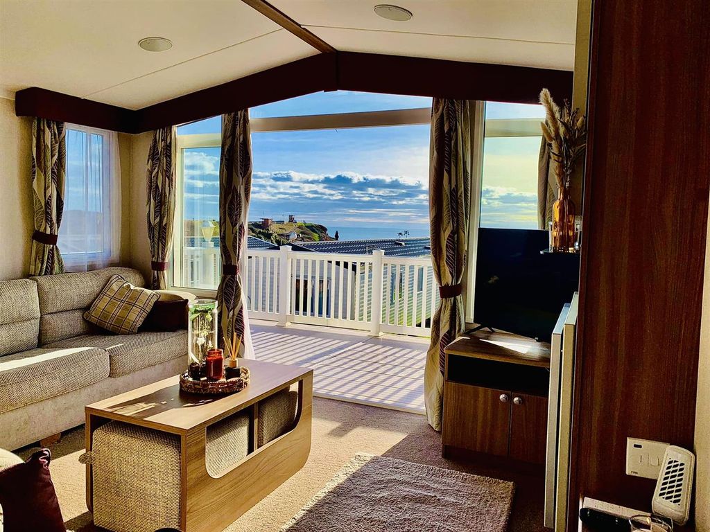 Property photo 1 of 28 Lounge With Delightful Sea View