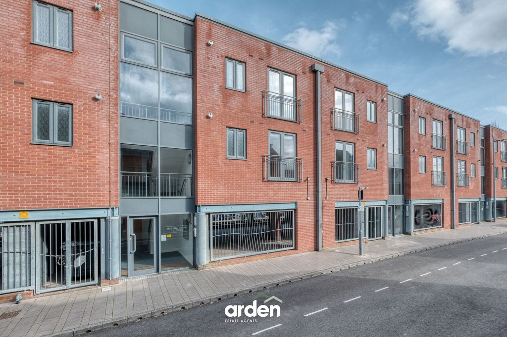 Property photo 1 of 12