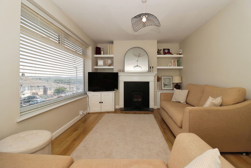 Property photo 3 of 21 Pbox-Img.Jpg