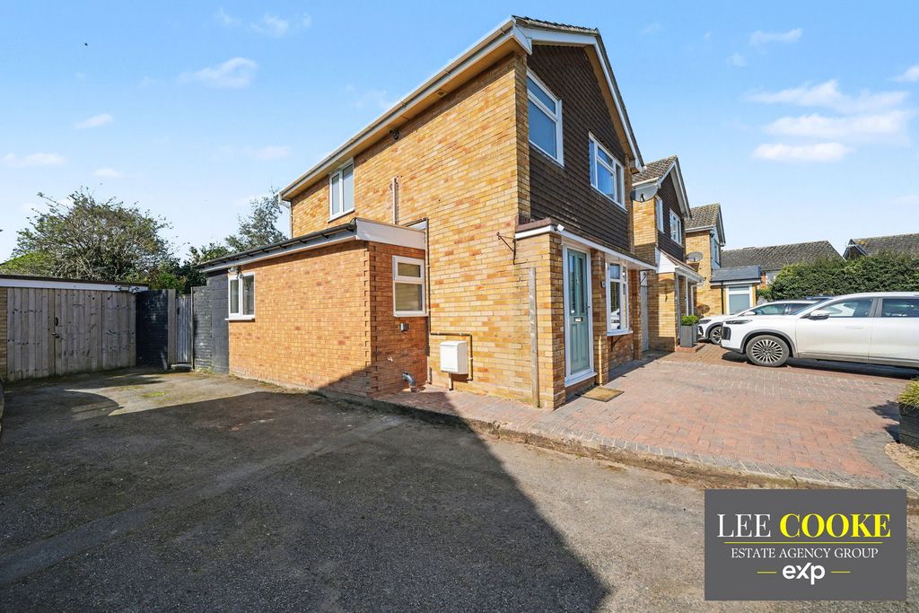 Property photo 2 of 37