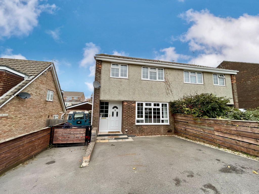 Property photo 1 of 17 10E37721-0E9E-489E-93C3-F8B432Ddd1Ea