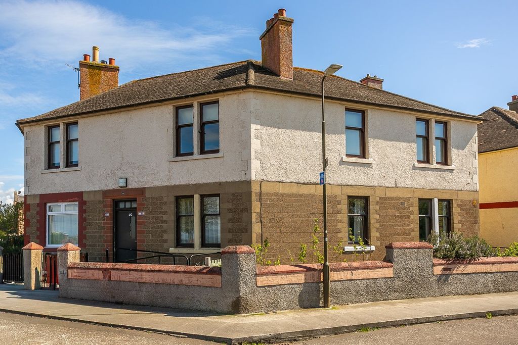 Property photo 1 of 32