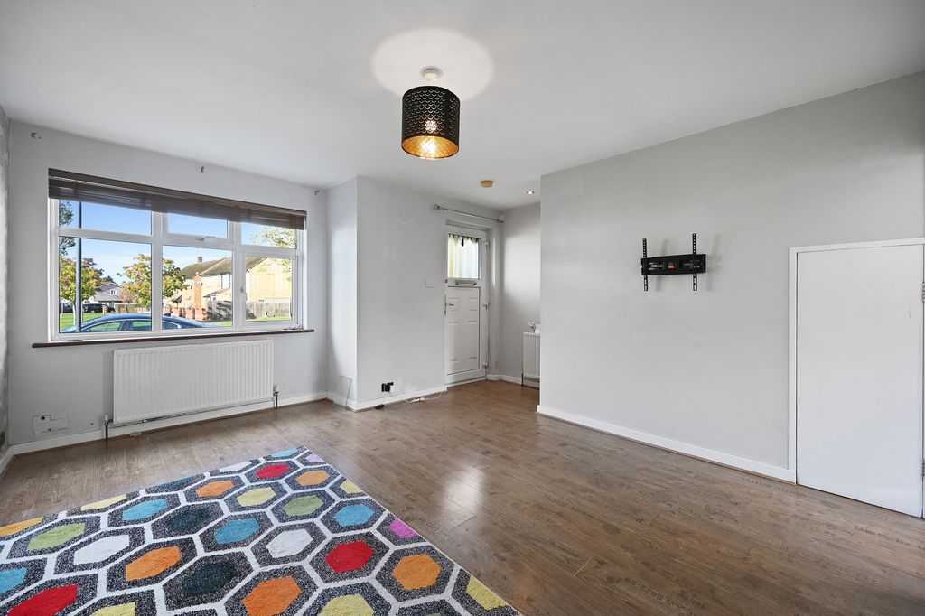 Property photo 3 of 11 11