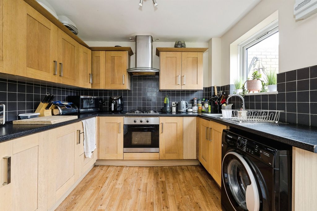 Property photo 2 of 14