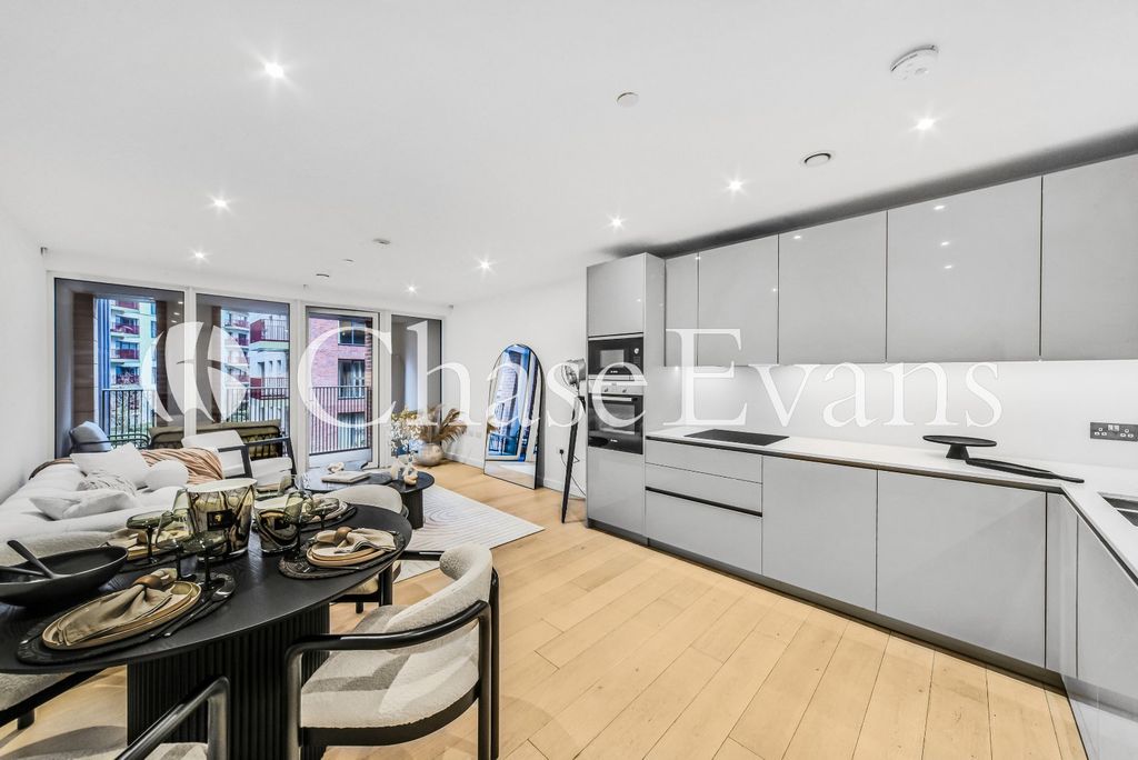 Property photo 1 of 22 Living Area