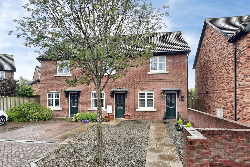 Property photo 1 of 11 Outside