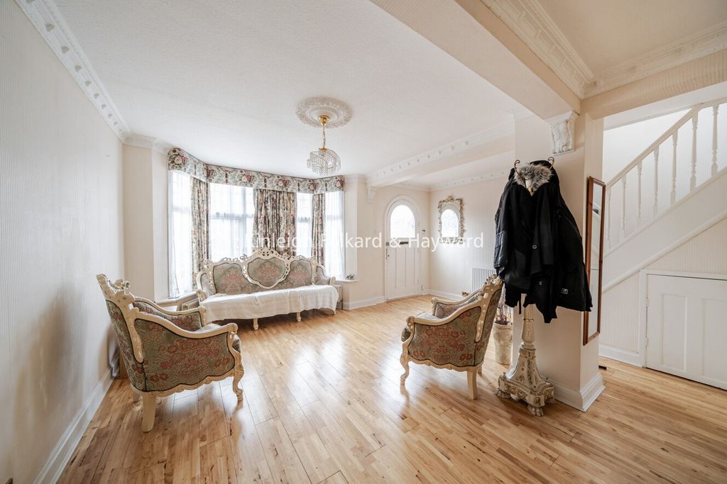 Property photo 2 of 19 Picture No. 12