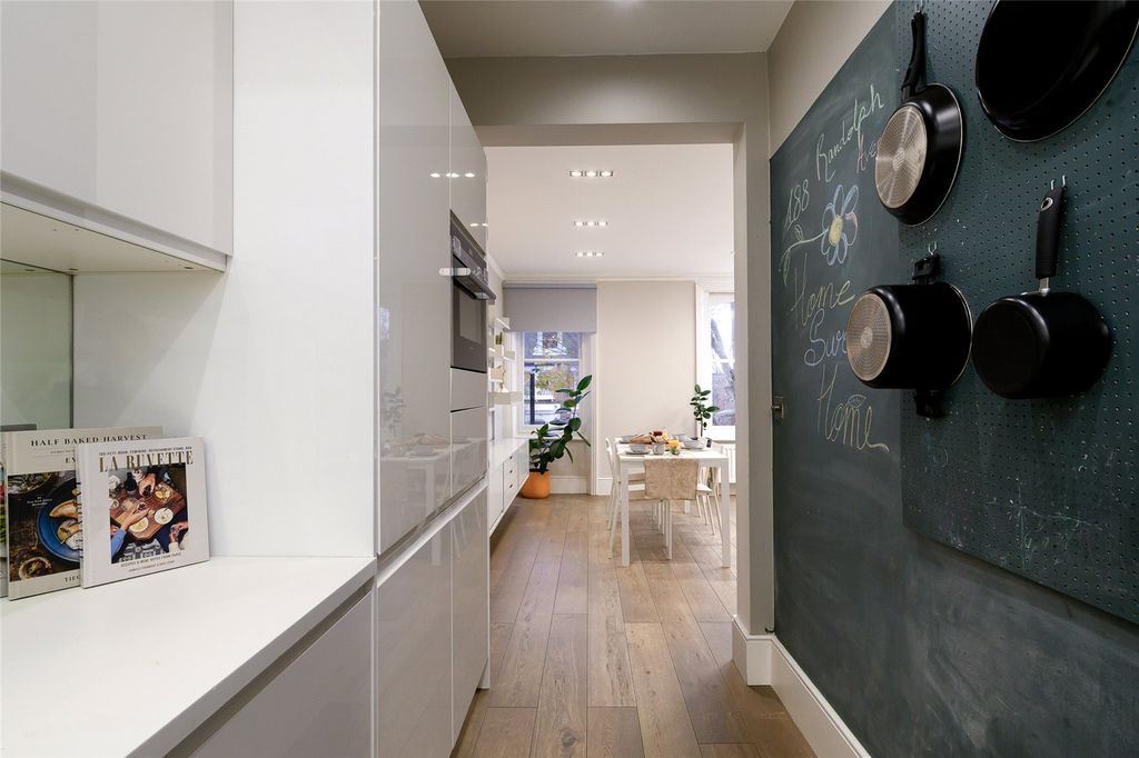 Property photo 3 of 26 Kitchen