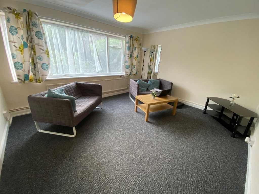 Property photo 3 of 4