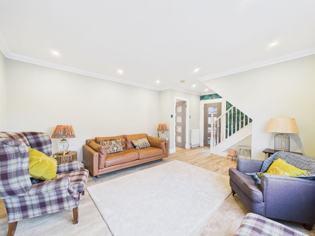 Property photo 3 of 28