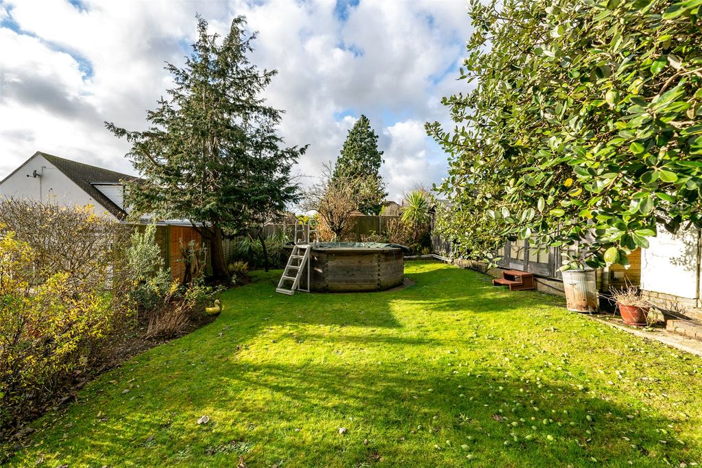 Property photo 2 of 21 Picture No. 04