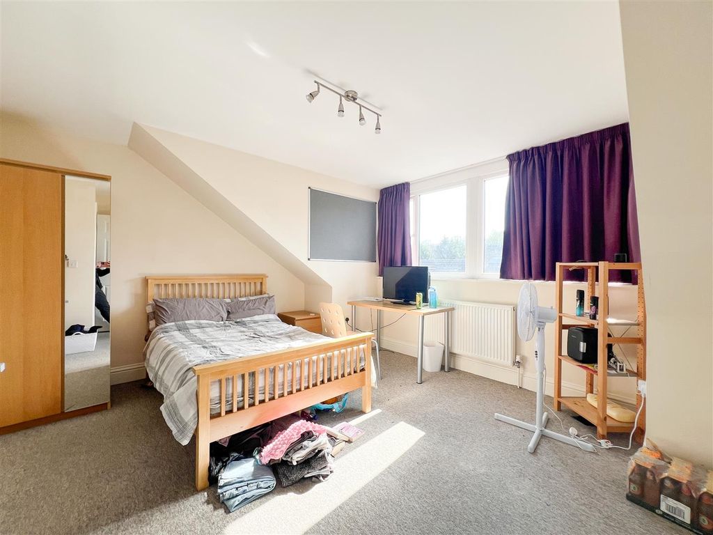 Property photo 1 of 8 Img_5586.Jpg