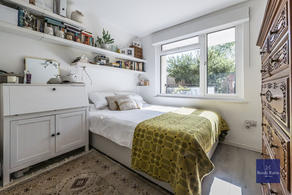 Property photo 2 of 11 Bedroom