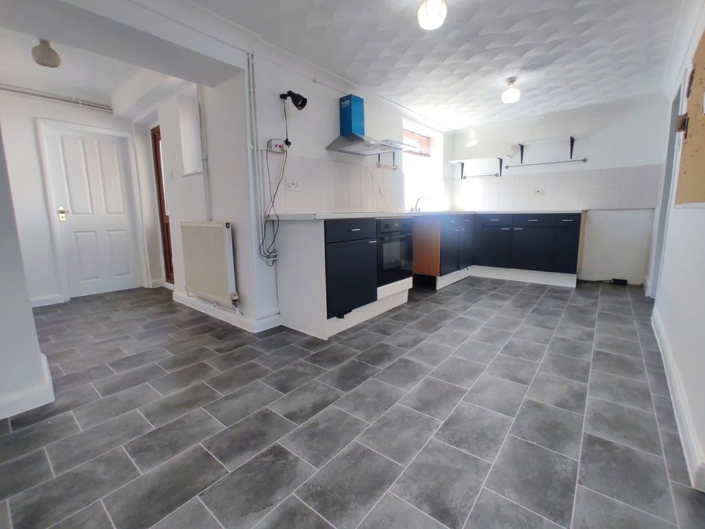 Property photo 2 of 11 Picture No. 10