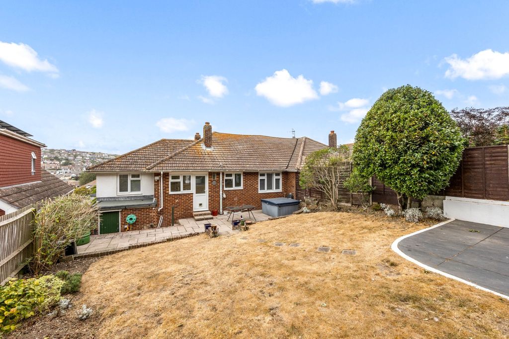 Property photo 3 of 18