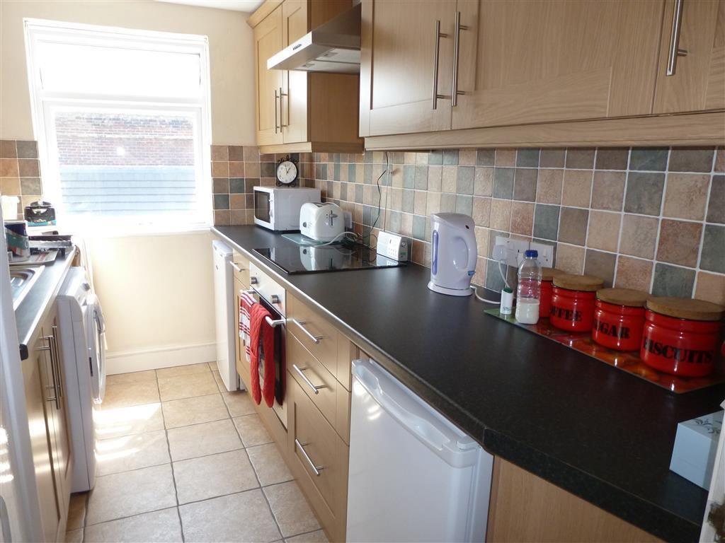 Property photo 3 of 6 Kitchen