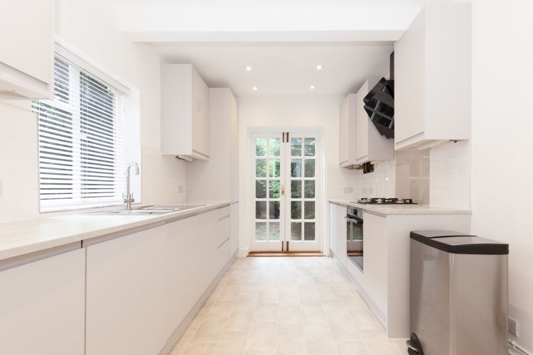 Property photo 1 of 9 204700