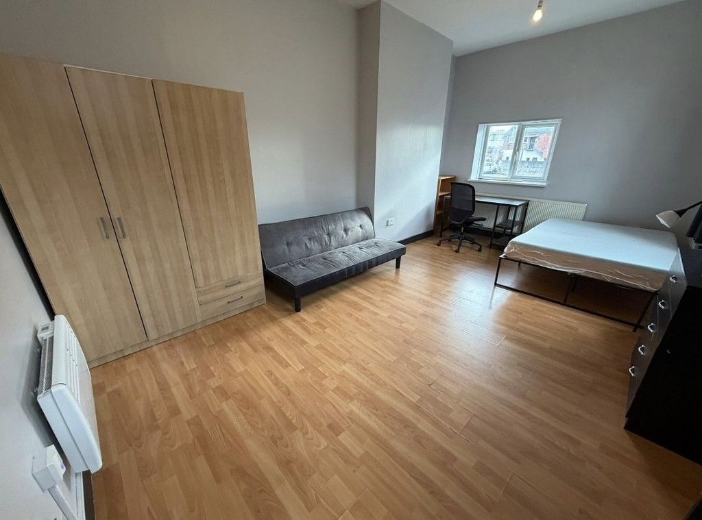 Property photo 2 of 3