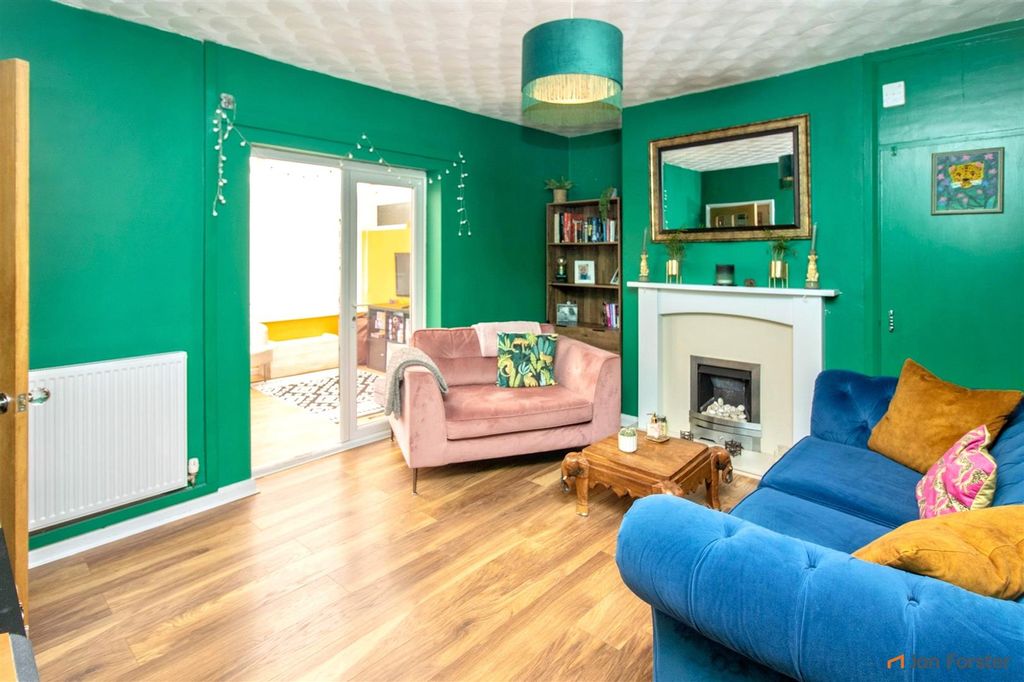 Property photo 2 of 17 Louneq