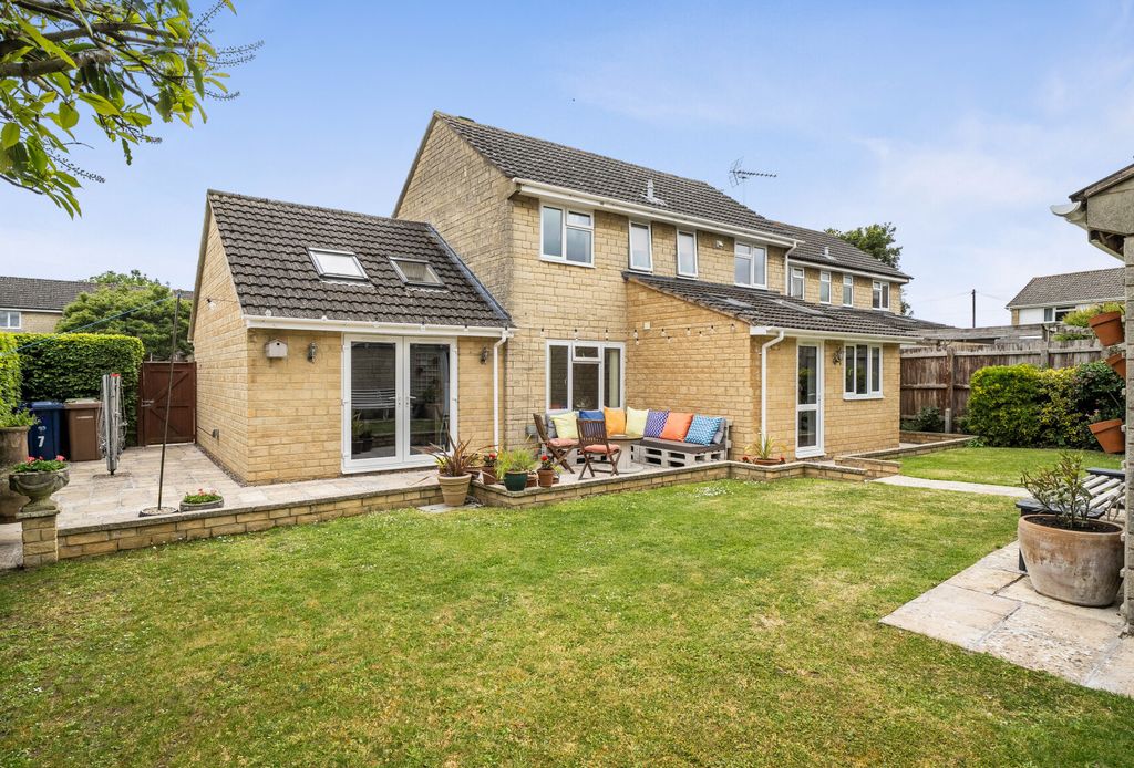 Property photo 2 of 18 1458515-3-6A07347...