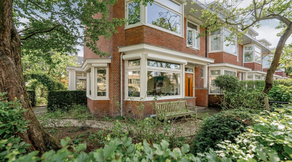 Property photo 2 of 58