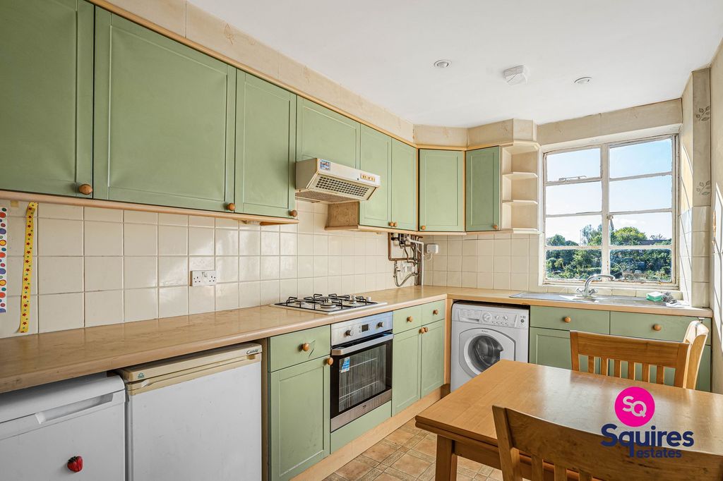 Property photo 3 of 13